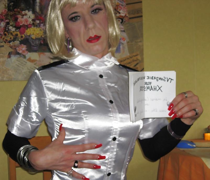 25P TVSonja Satin-Secretary