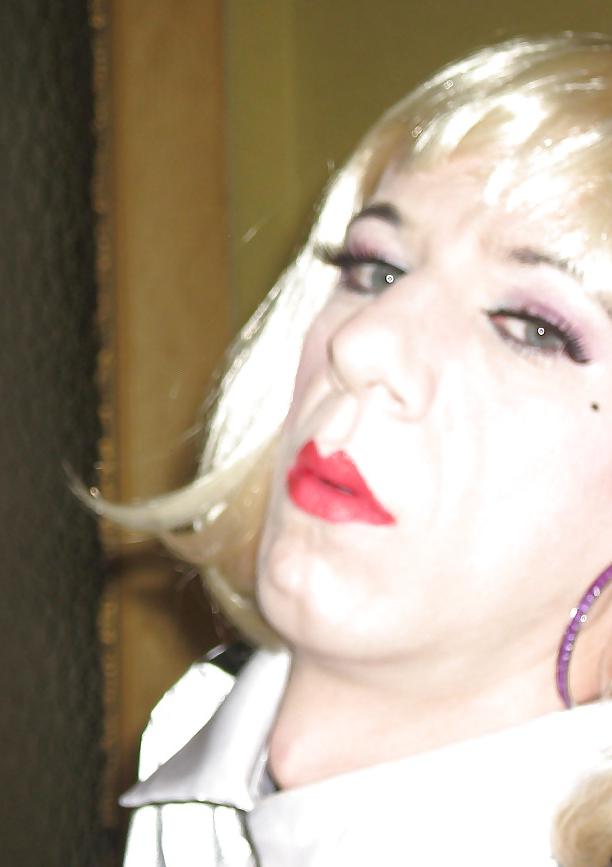 25P TVSonja Satin-Secretary