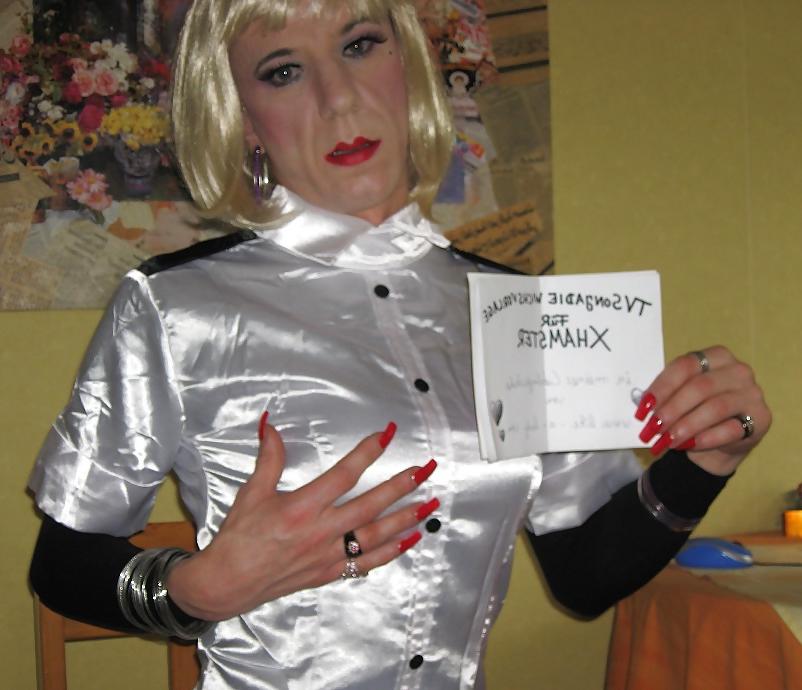 25P TVSonja Satin-Secretary