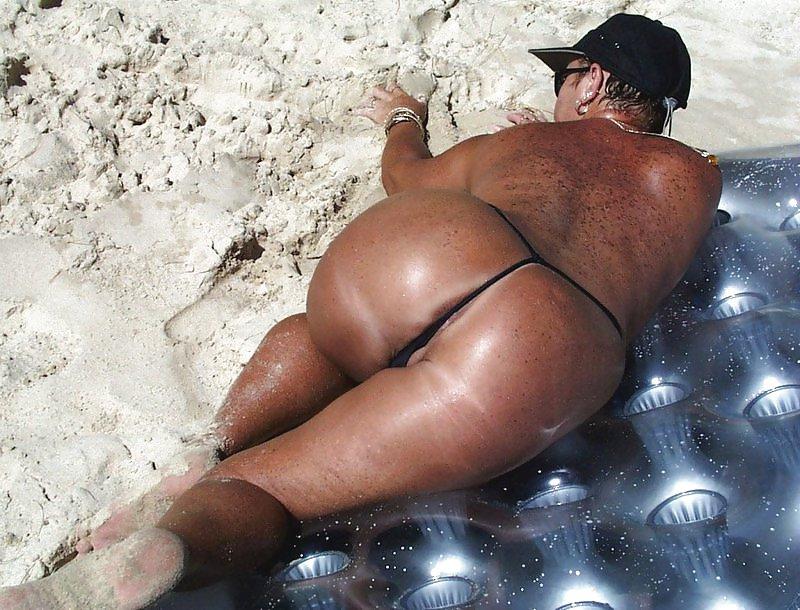 25P Mature nudist and outdoor (Camaster)