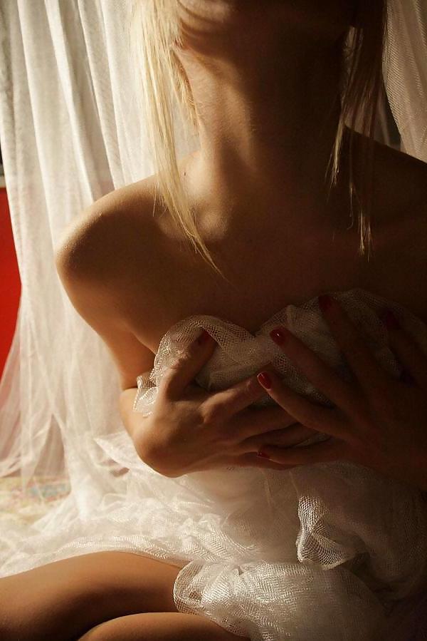 25P Blond Teen Girl with amazing body Selfshot 3of3