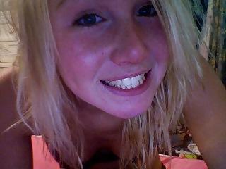 25P Blond Teen Girl with amazing body Selfshot 3of3