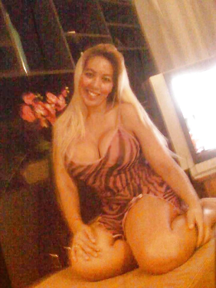 10P Big tit latina