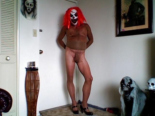 14P Ph encased clown