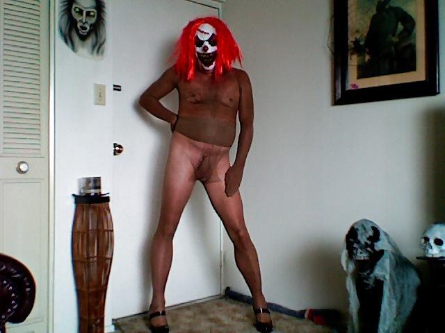 14P Ph encased clown
