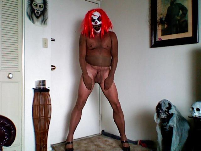 14P Ph encased clown