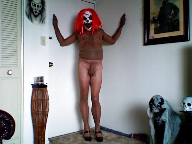 14P Ph encased clown
