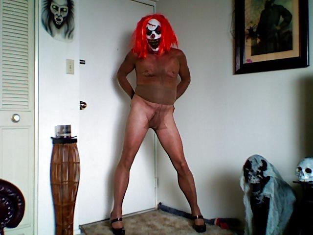 14P Ph encased clown