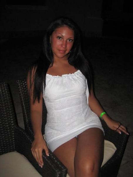 14P Latina cum dumpster