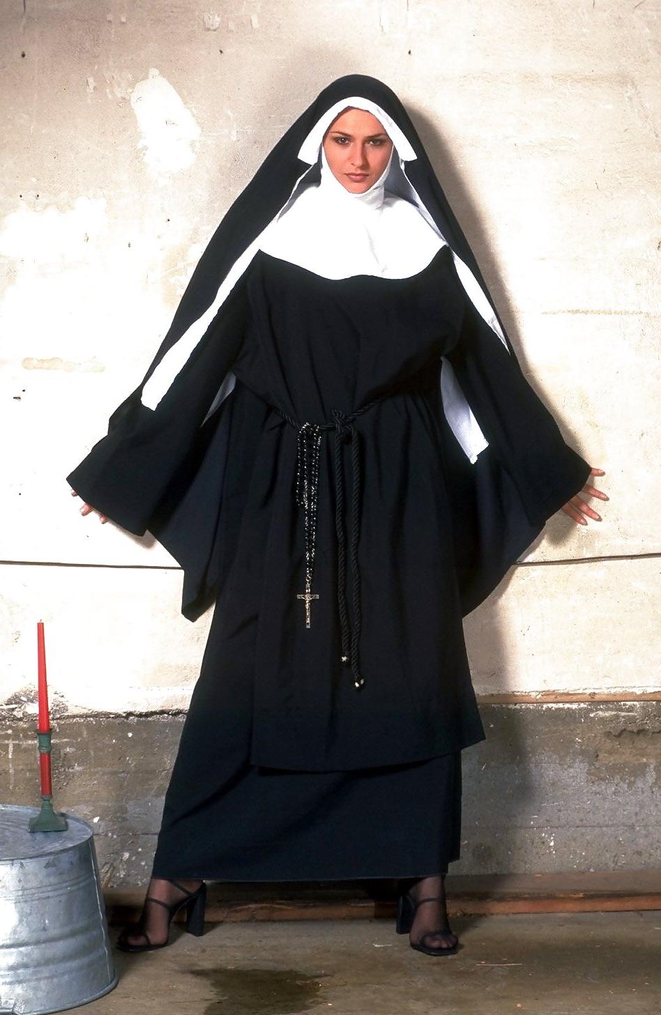 25P THE NUN C5M