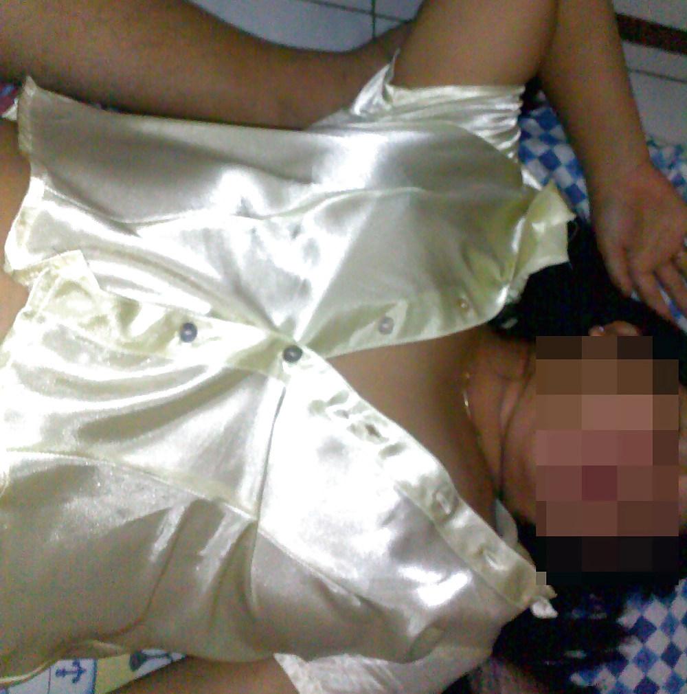 16P KENIKMATAN SEKS DENGAN SATIN
