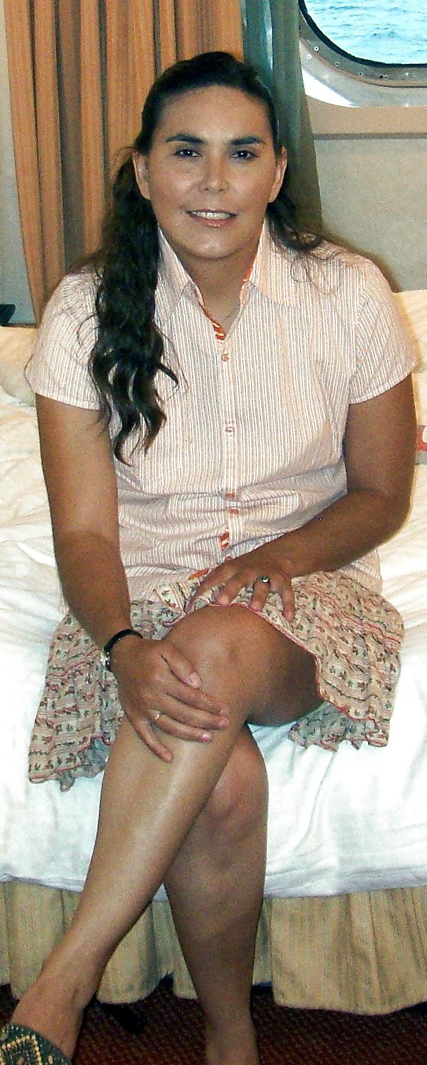 25P Latina Wife