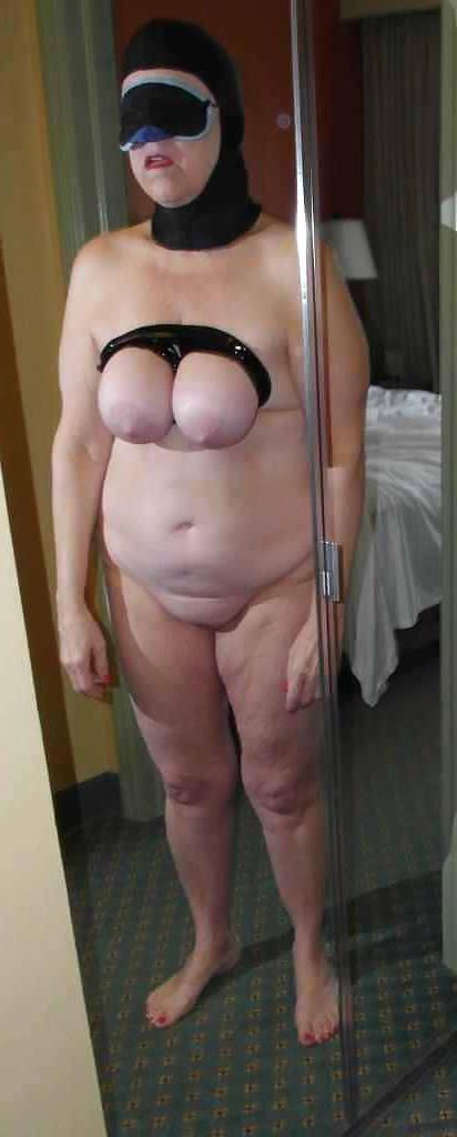 8P Blindfold Mature BBW Sub Slut