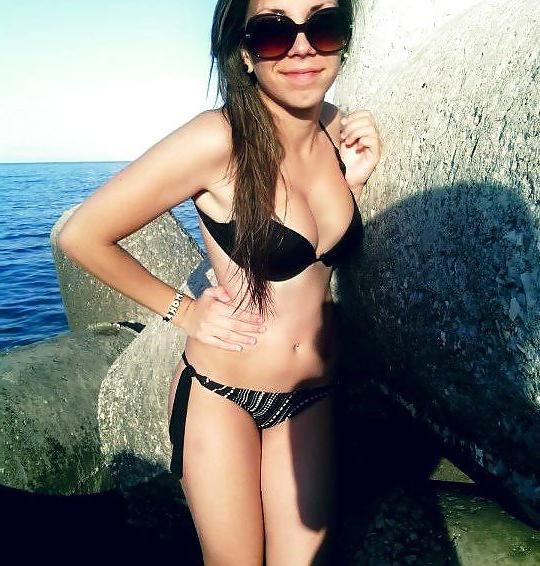 25P Bulgarian amateur girls tits