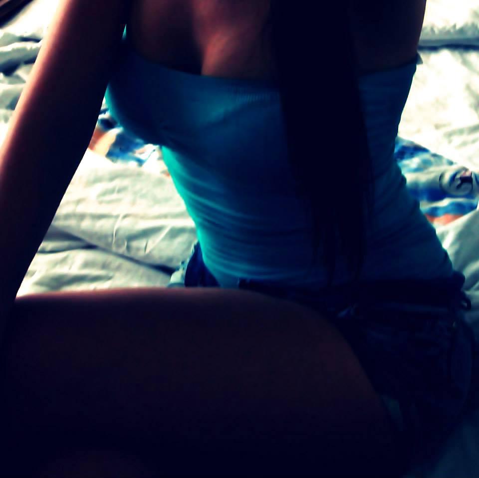 25P Bulgarian amateur girls tits