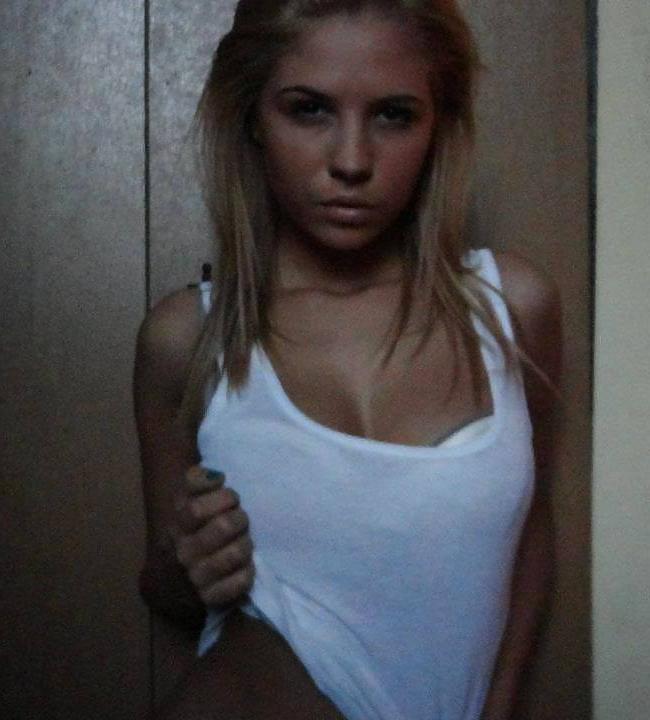 25P Bulgarian amateur girls tits