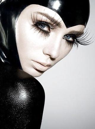 25P Latex queens....