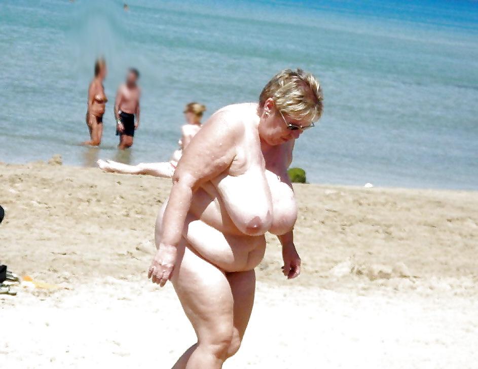 25P Saggy granny