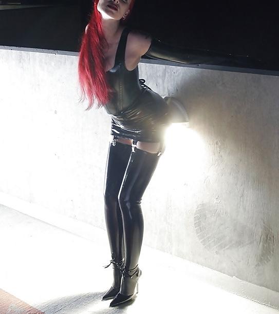 17P Best of Herrin Simone