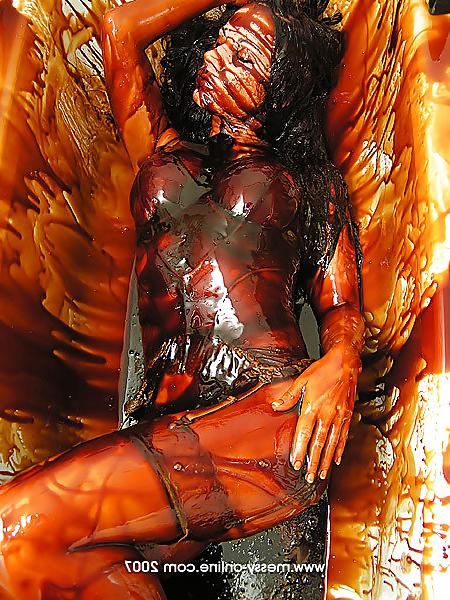 19P Messy latex girls