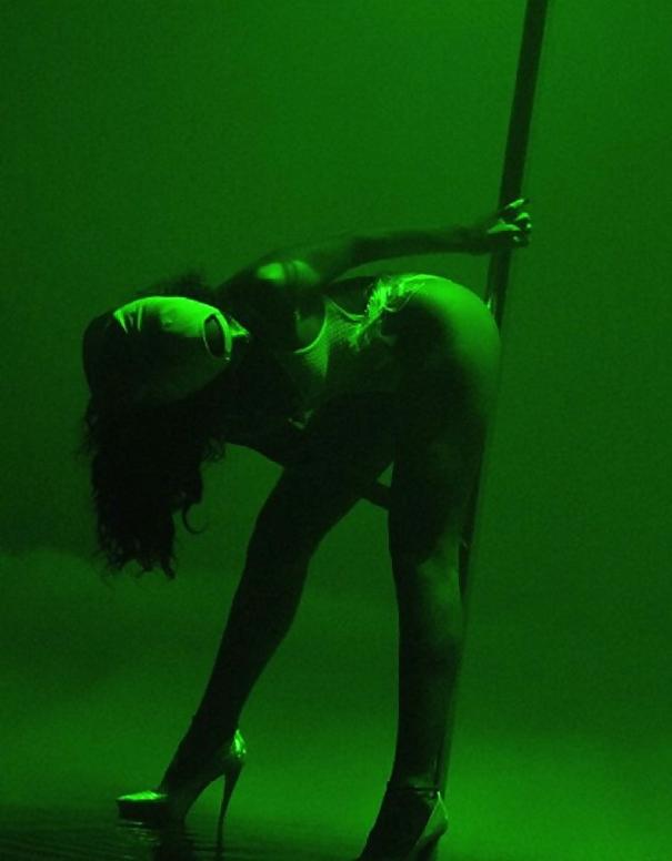 25P Rihanna : Sexy ASS in Fishnet Lingerie - Ameman