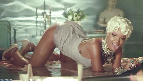 25P Rihanna : Sexy ASS in Fishnet Lingerie - Ameman