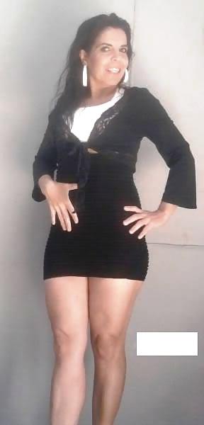 20P Latina mature cristina great legs thighs