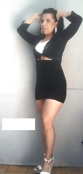20P Latina mature cristina great legs thighs