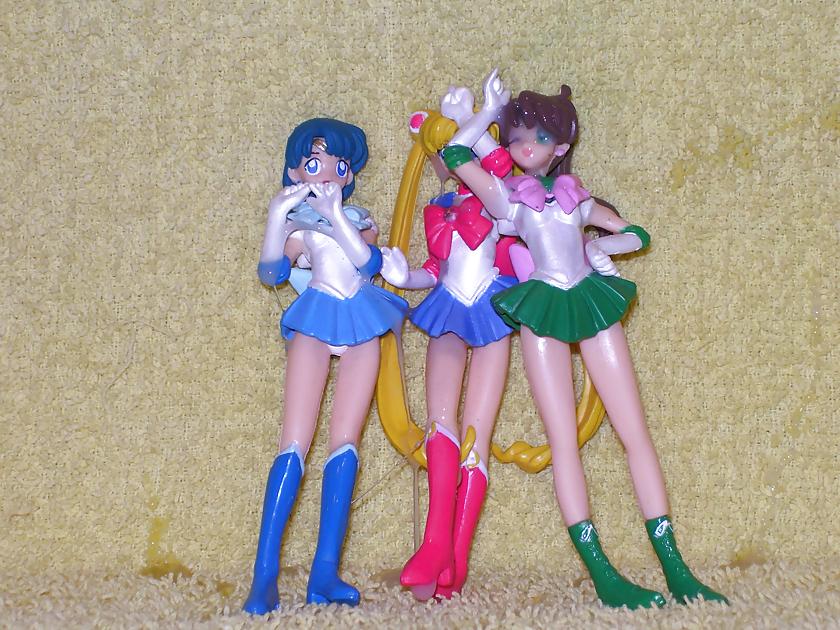 9P Yellow Towel - Sailor Scout Threesome pt2