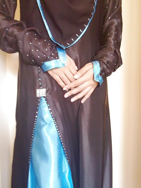 25P HORNY ARABS IN HIJABS 