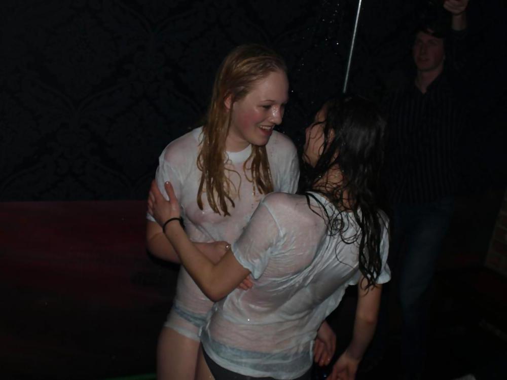 25P Wet Tshirts