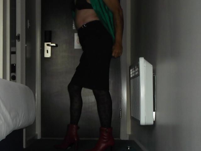 7P Satin blouse and pencil skirt