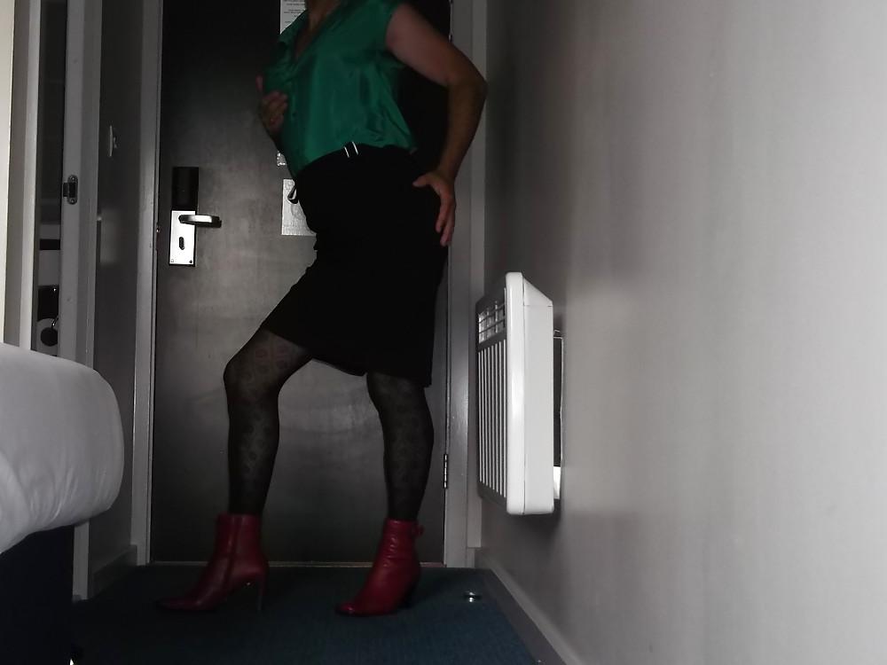 7P Satin blouse and pencil skirt