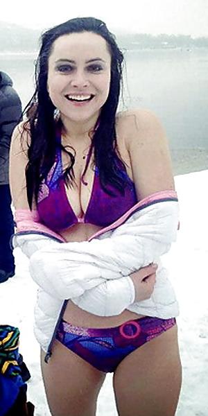 19P Winter swimming Russian women!