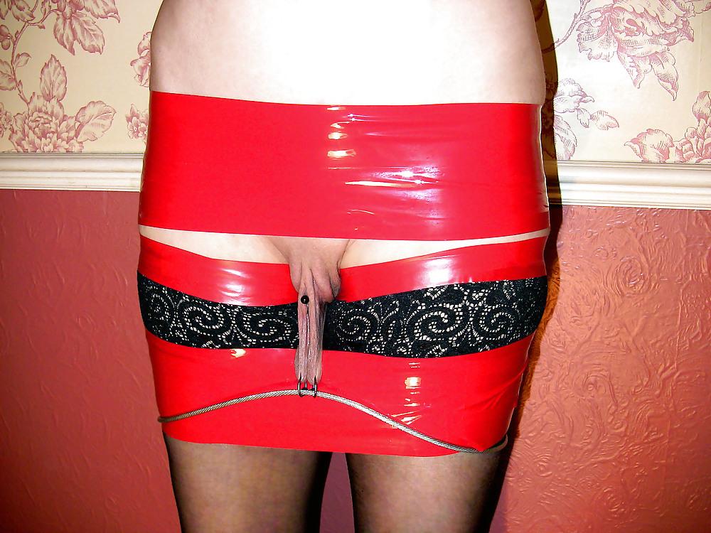 25P Tim41 long shaved pierced lips pulled out with tow rope