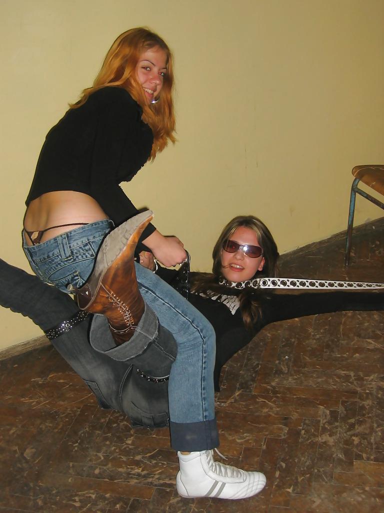 25P Bulgarian School Girls