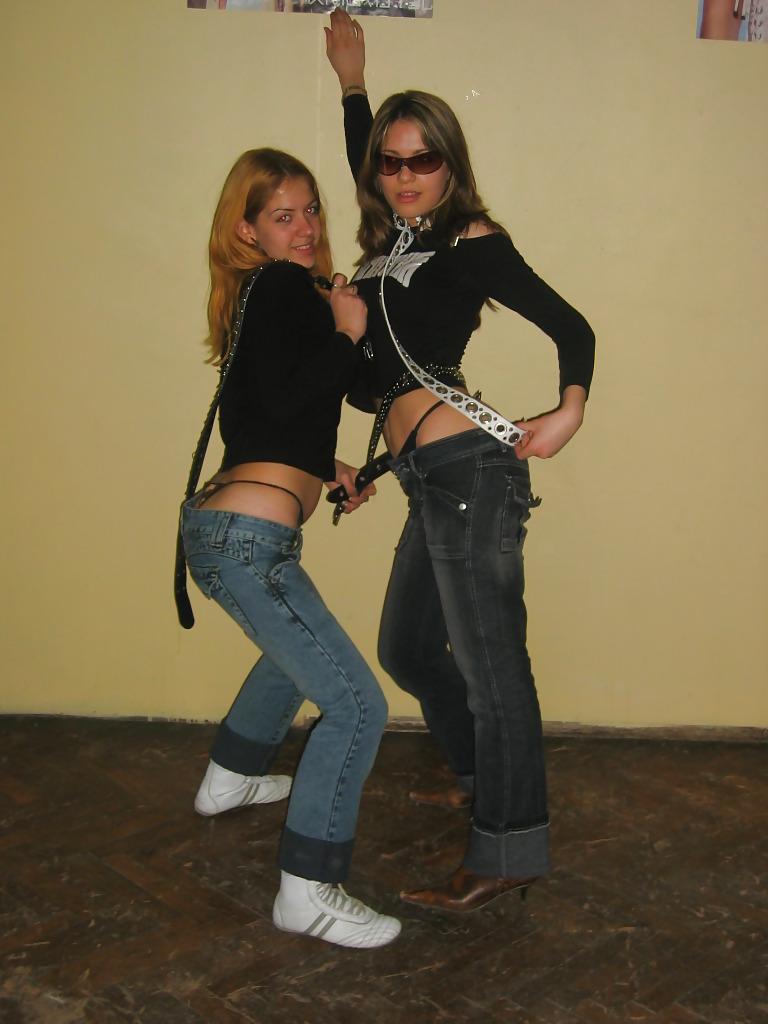25P Bulgarian School Girls