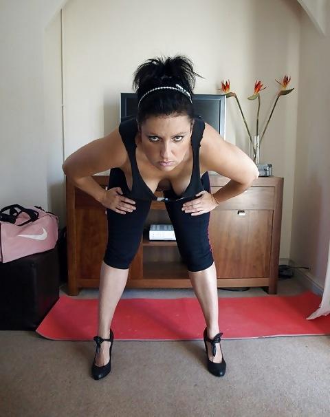 15P Wife who loves to wear stockings, heels, uniform spicy.