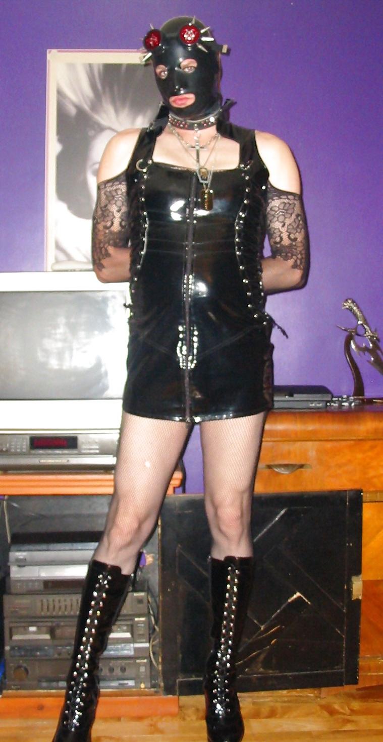 25P Kalina Krieg: Smokin' slut latex whore