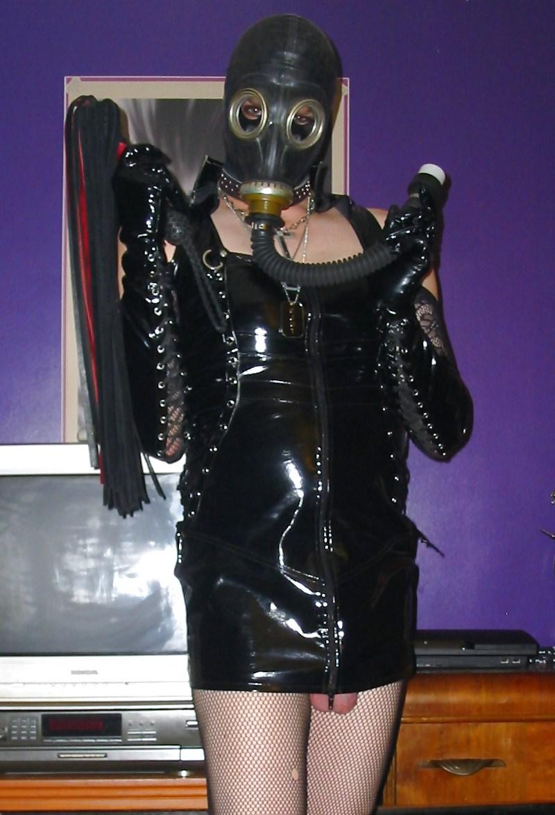 25P Kalina Krieg: Smokin' slut latex whore