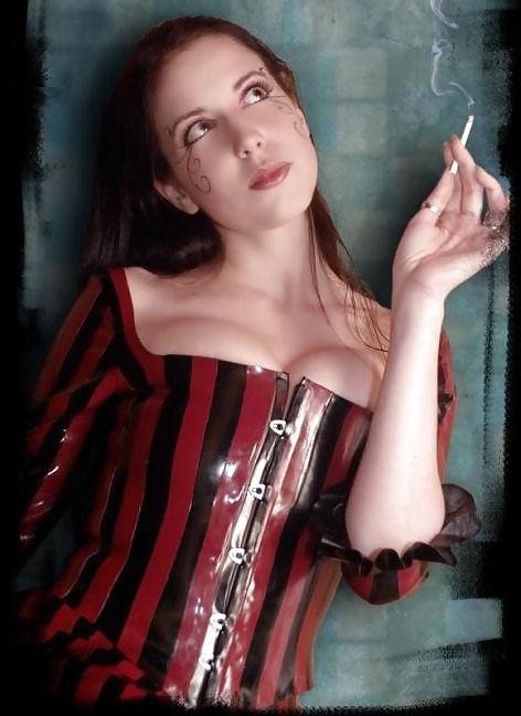13P Latex Smoking 2
