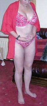 6P WIfe in Red