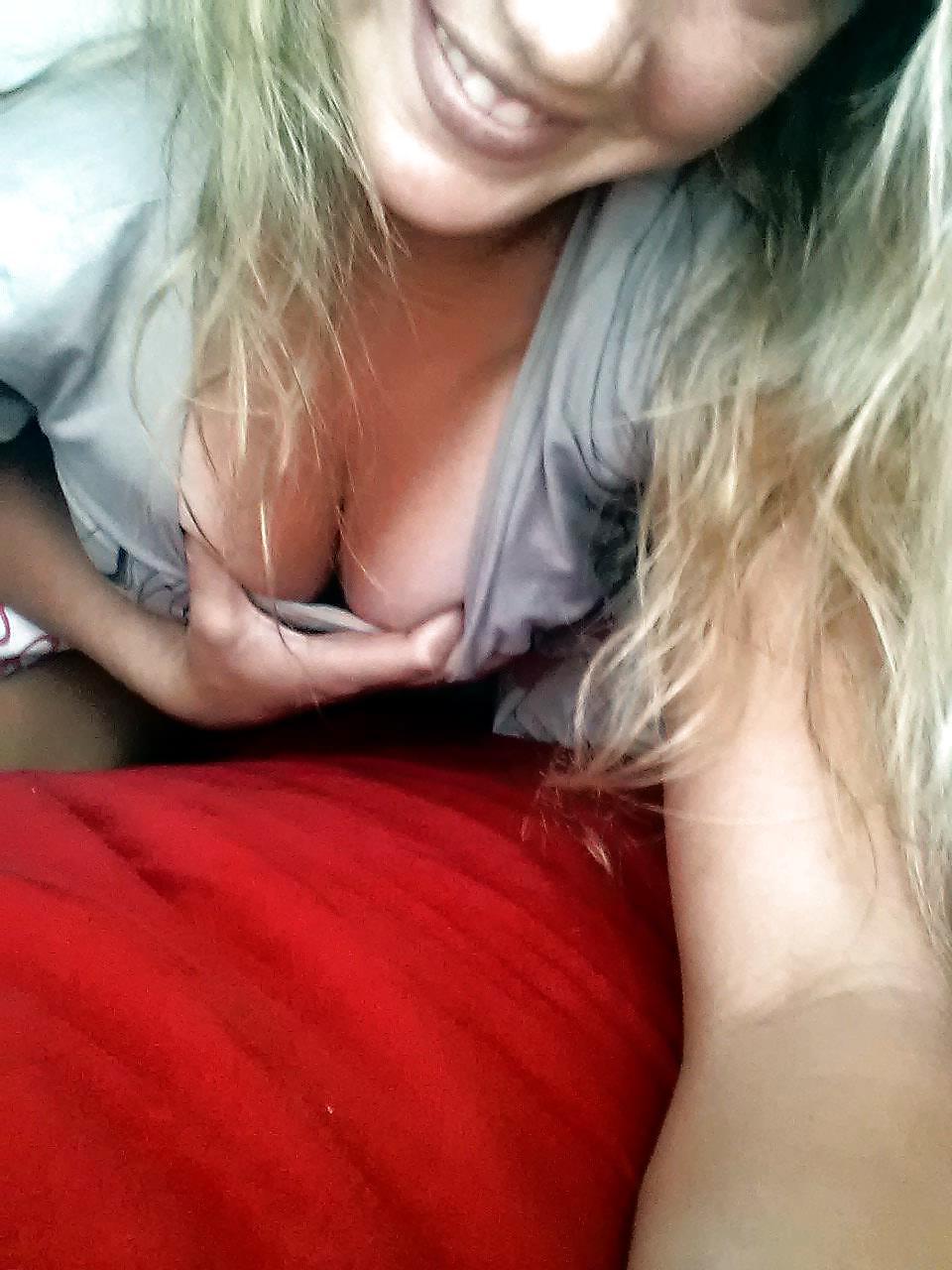 25P Amazing Blond Teen Selfshot 2of2