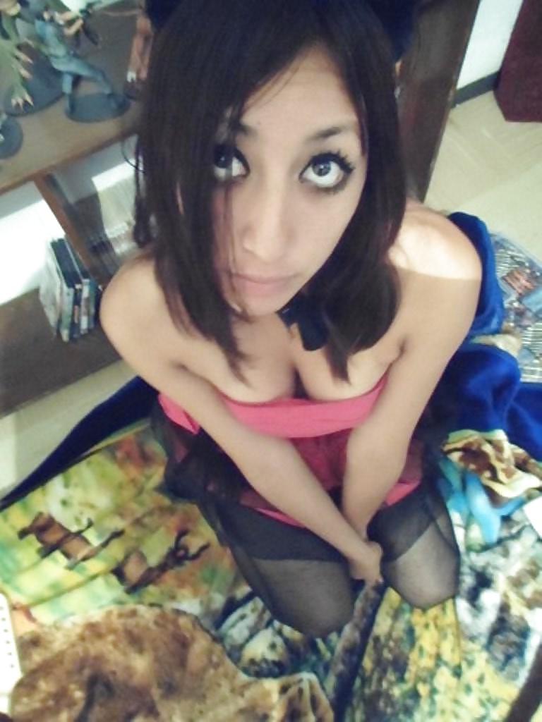 25P Latina submissive
