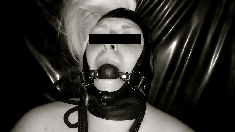 9P KinkyBBW38JJ fucking and sucking in latex hood & tit bondage