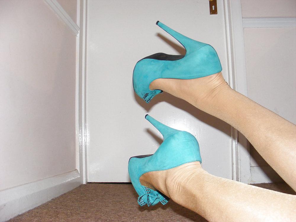 25P Latex, heels, toys and lingerie