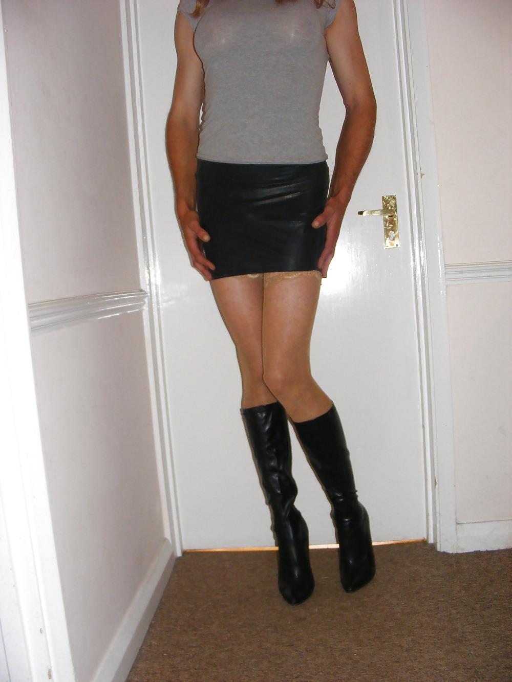 25P Latex, heels, toys and lingerie