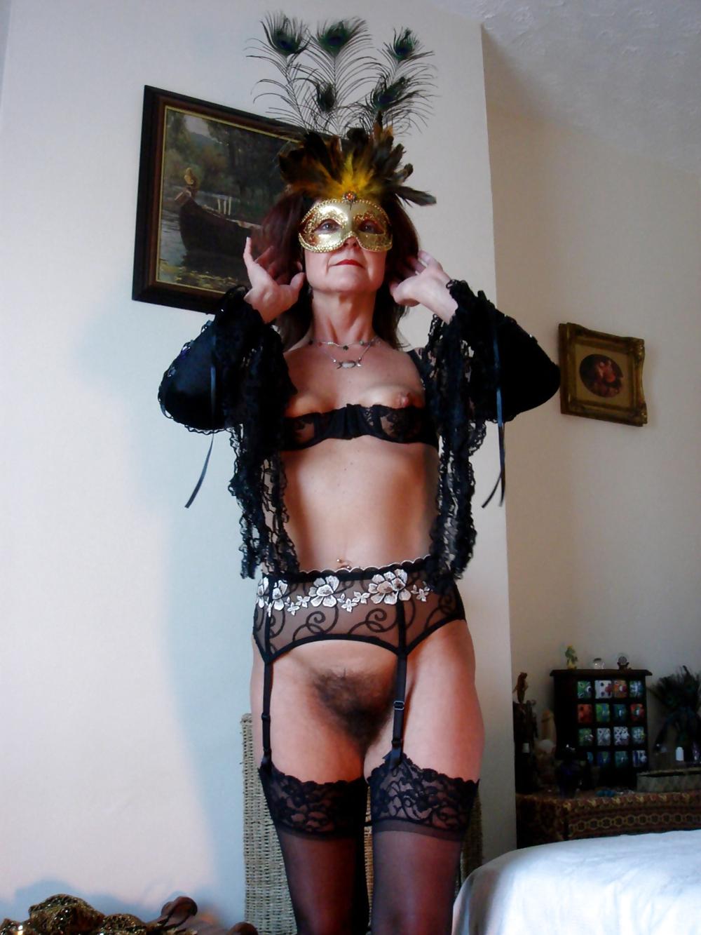 25P Little Mature Lady Shows Off Her Hairy Pussy
