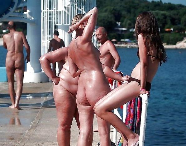 22P Nudist beach swingers II
