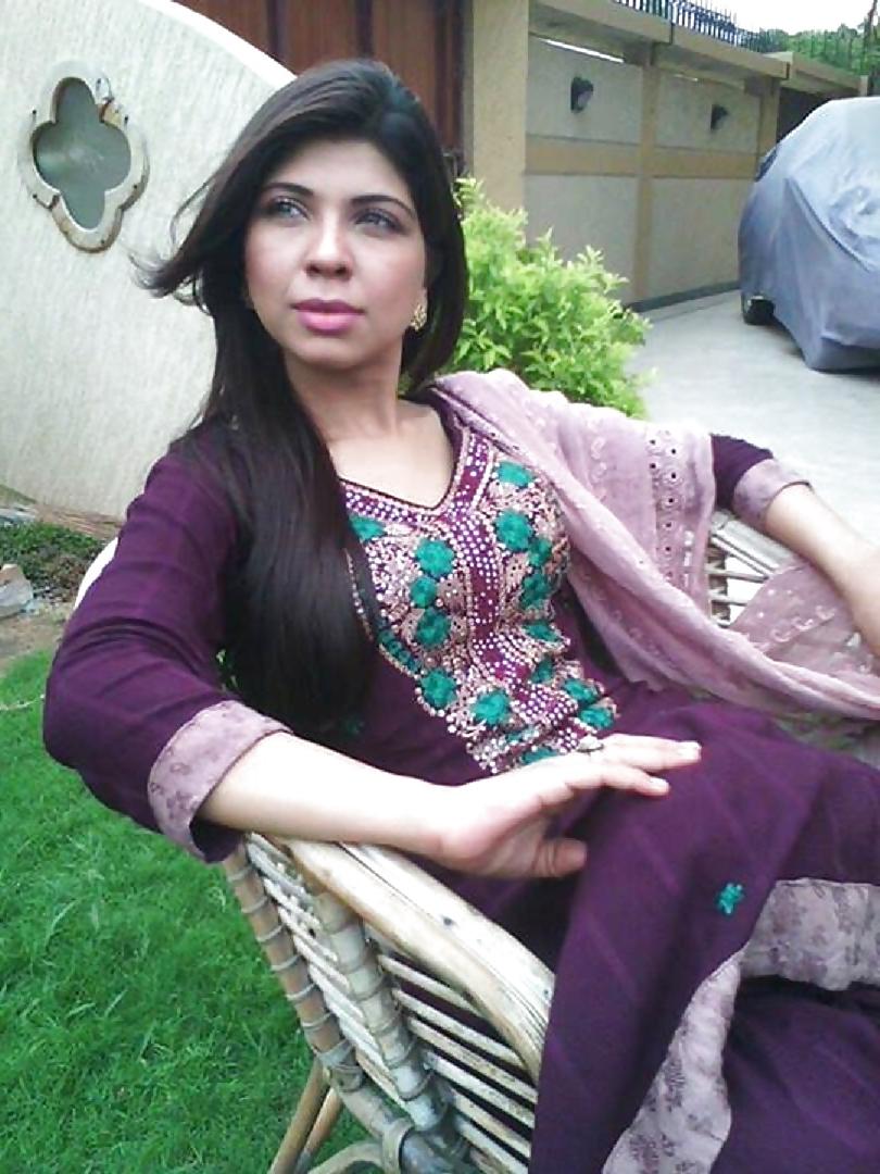20P Sexxie Paki Chick for Bukkake and Gang Bang